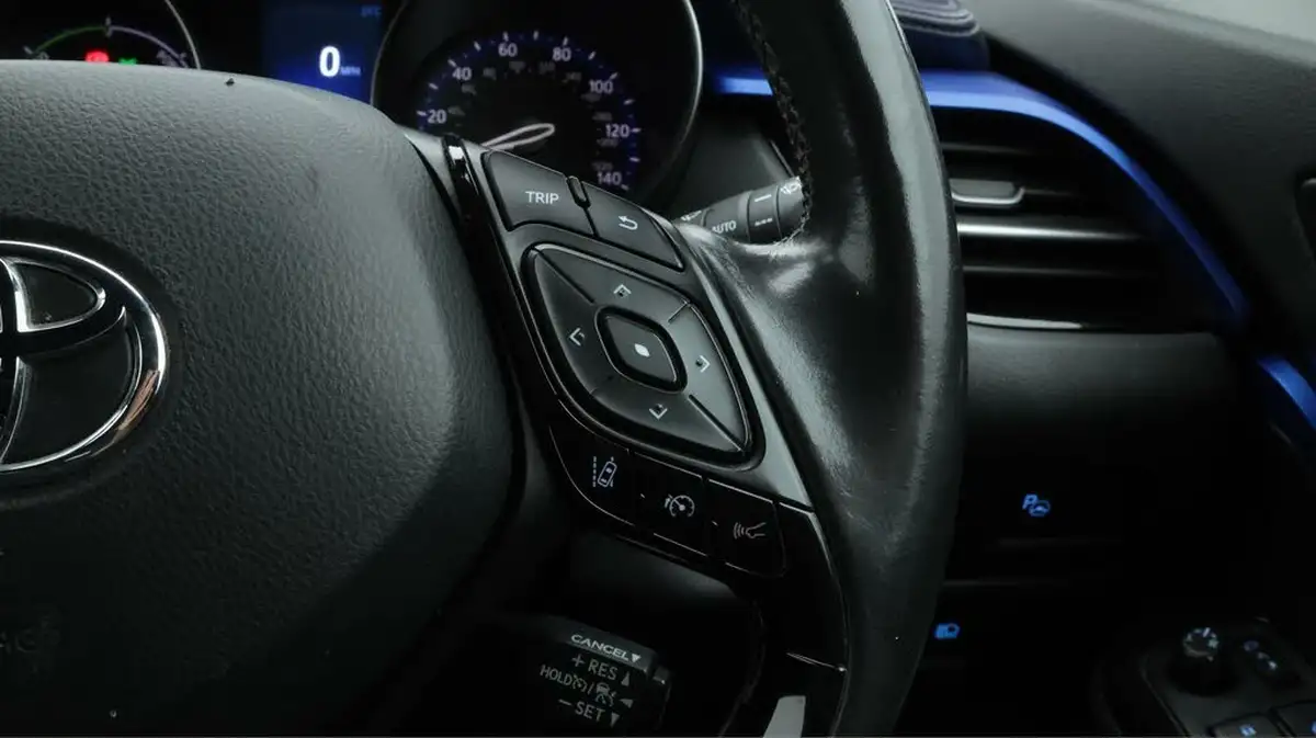 2017-toyota-c-hr-18-vvt-i-dynamic-big-25