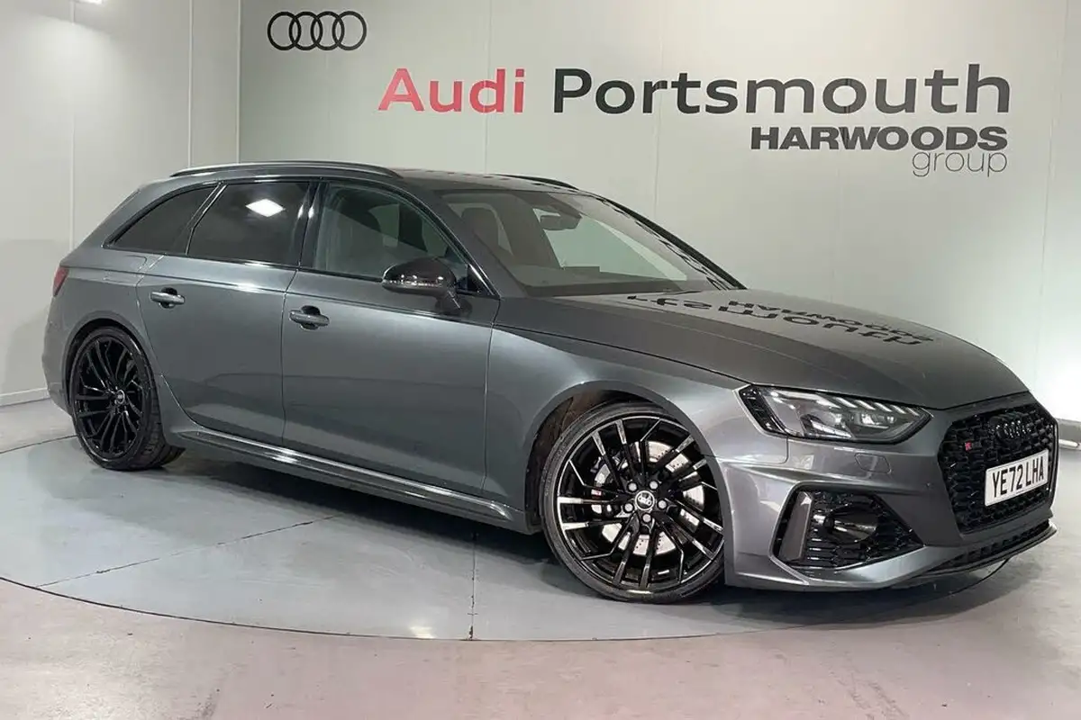 2022-audi-rs4-avant-29-tfsi-carbon-black-big-0