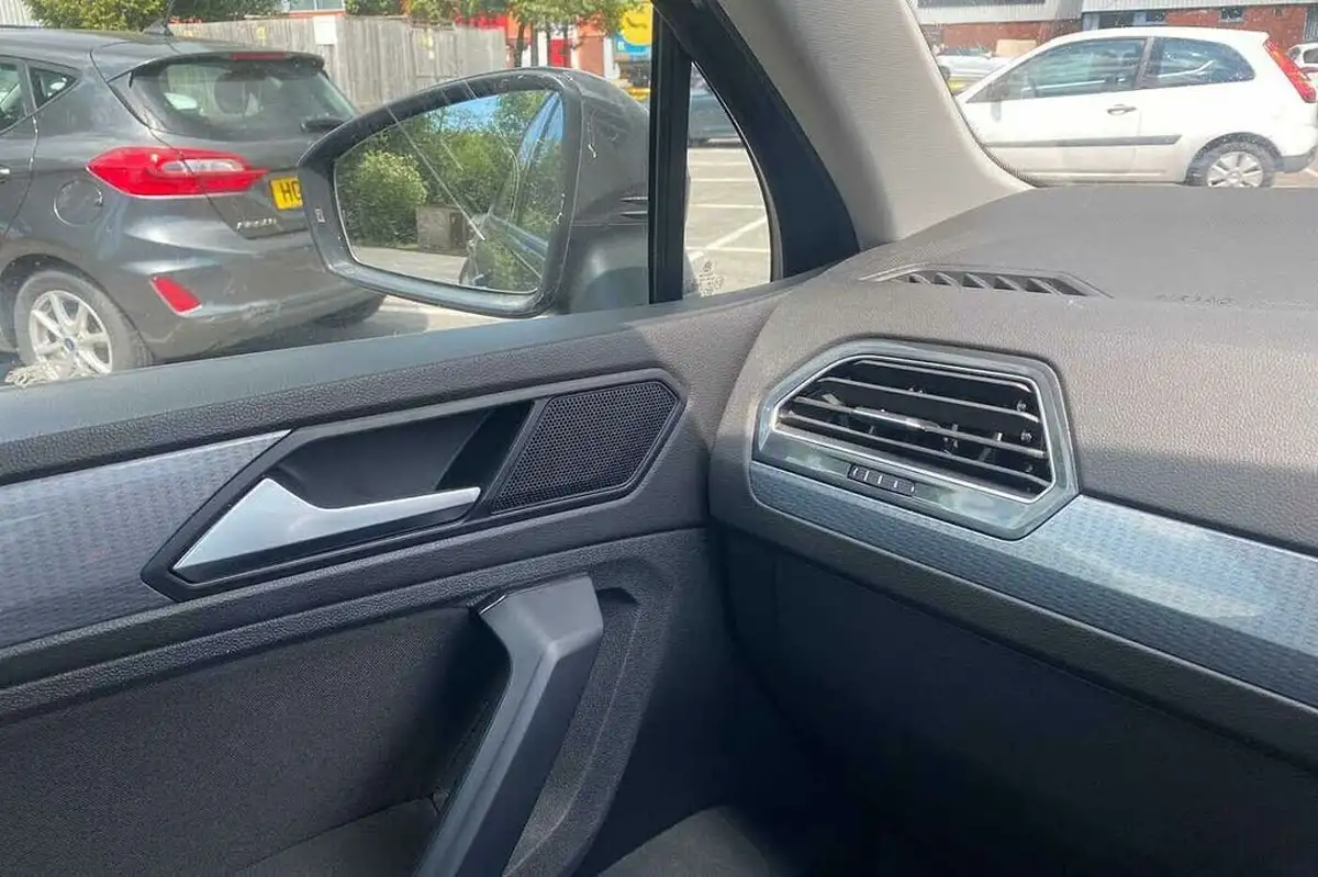 2022-volkswagen-tiguan-15-tsi-life-150ps-big-31