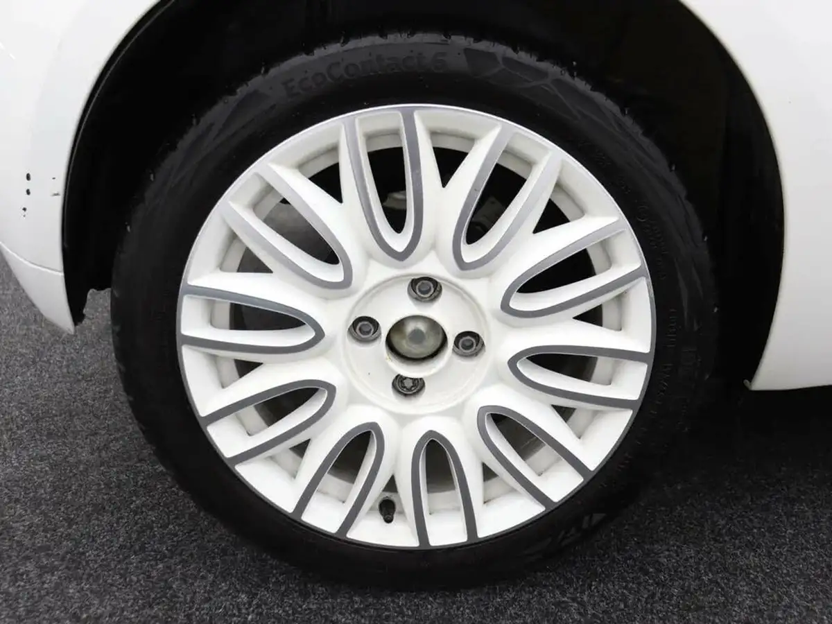 2019-fiat-500-12-dolcevita-big-6