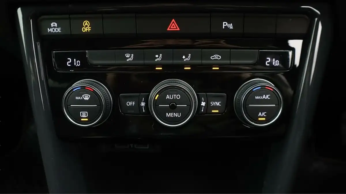 2020-volkswagen-t-roc-20tdi-sel-big-12