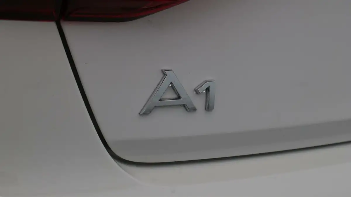 2021-audi-a1-10-30-tfsi-technik-110ps-big-20