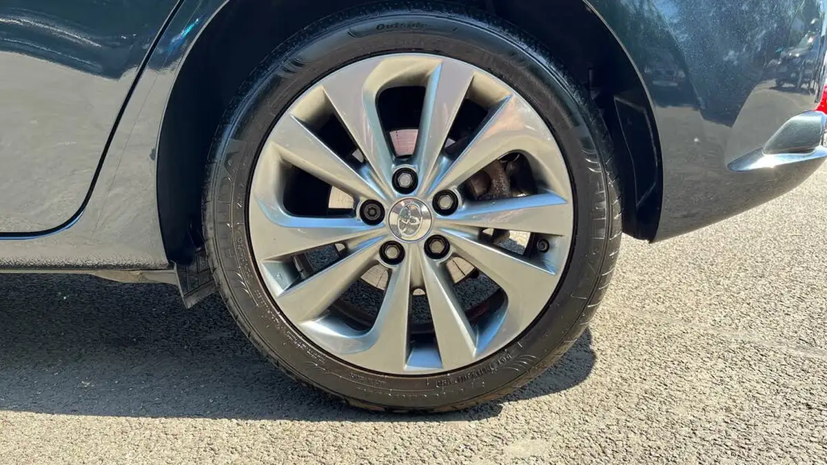 2017-toyota-auris-18-vvt-i-hsd-excel-tss-hatchback-big-28
