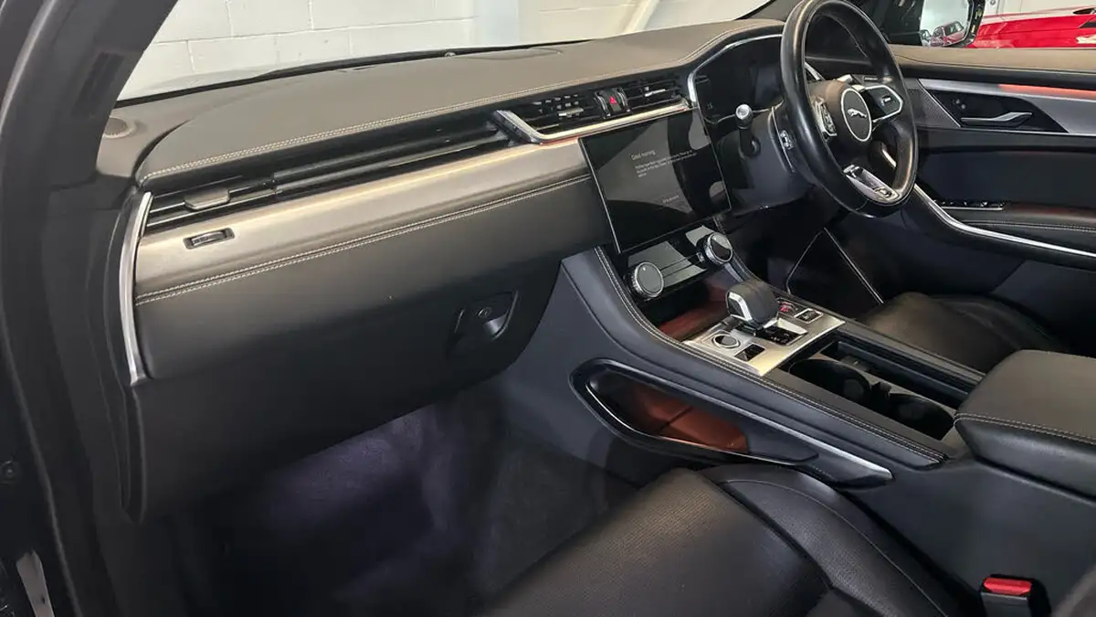 2022-jaguar-f-pace-20-p400e-r-dynamic-se-big-9