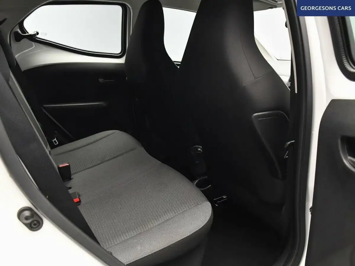 2022-toyota-aygo-10-vvt-i-x-play-big-14