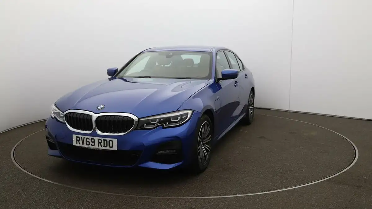 2019-bmw-3-series-20-330e-m-sport-plus-pack-big-36