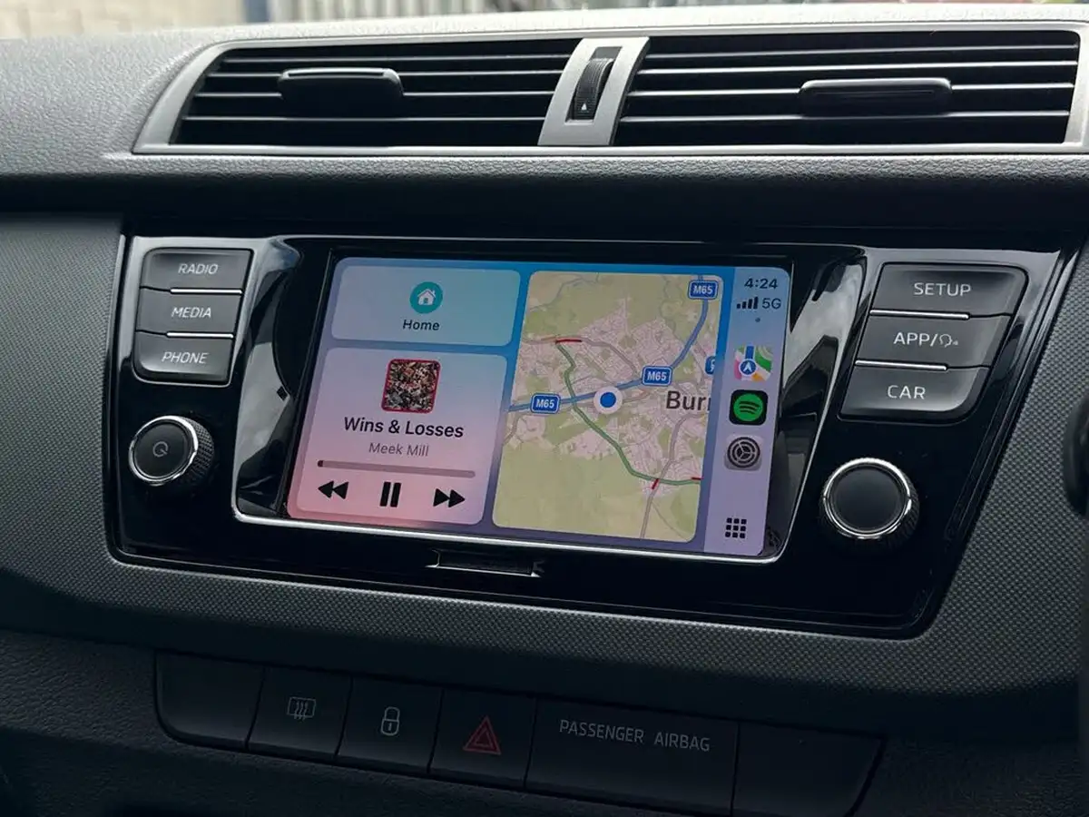 2019-skoda-fabia-10-mpi-s-ss-hatchback-big-30