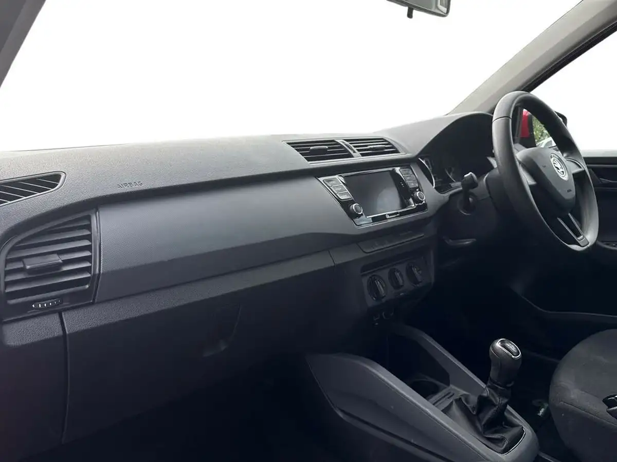2019-skoda-fabia-10-mpi-s-ss-hatchback-big-6