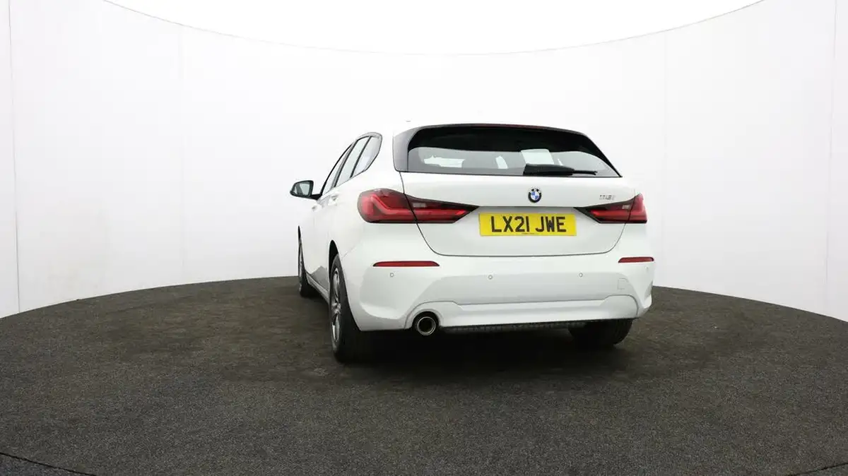 2021-bmw-1-series-15-118i-se-lcp-big-30