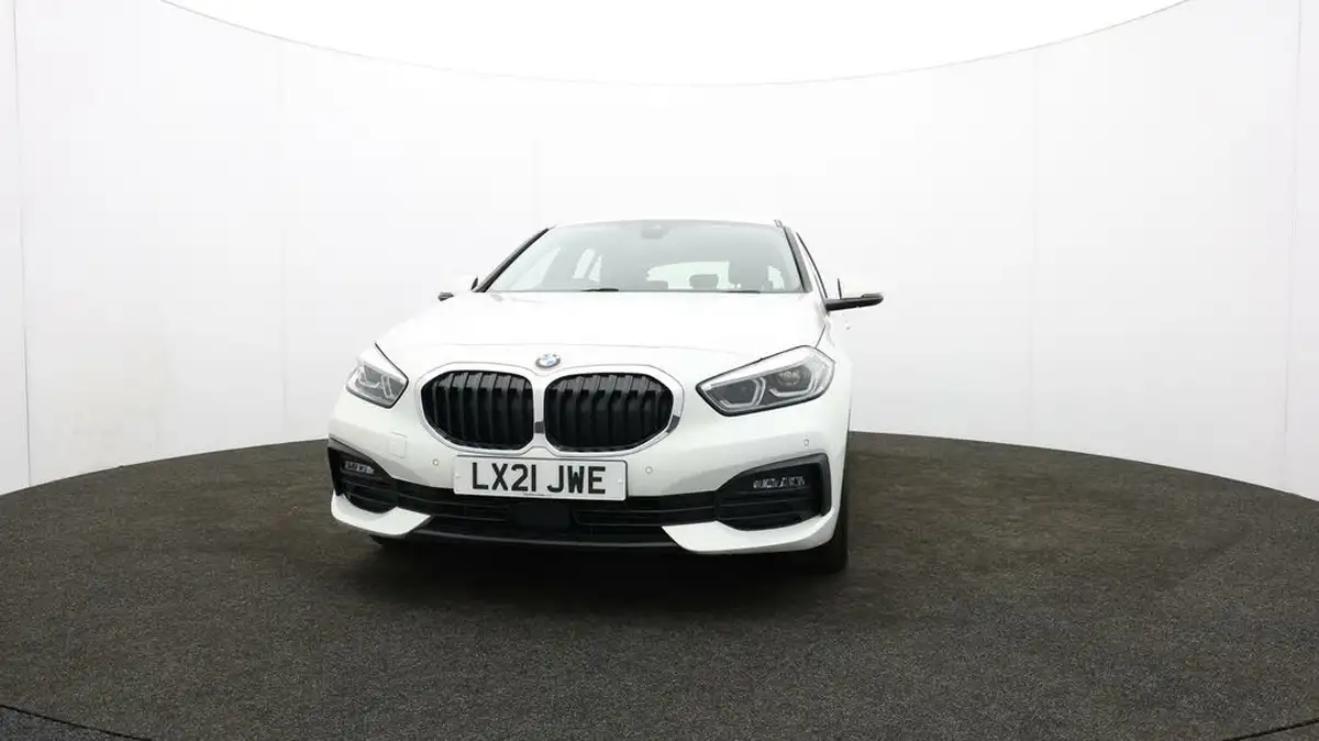 2021-bmw-1-series-15-118i-se-lcp-big-54