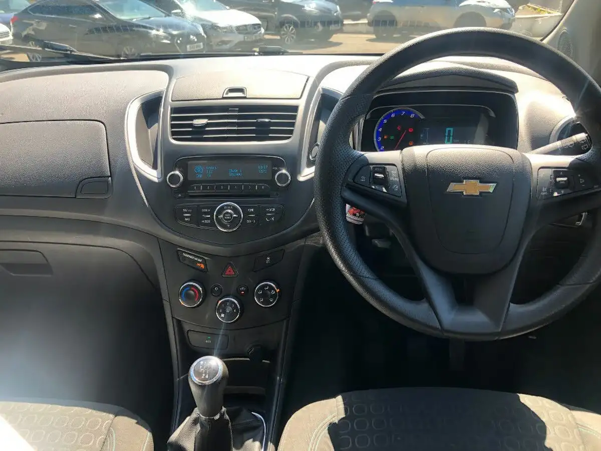 2014-chevrolet-trax-16-ls-big-16