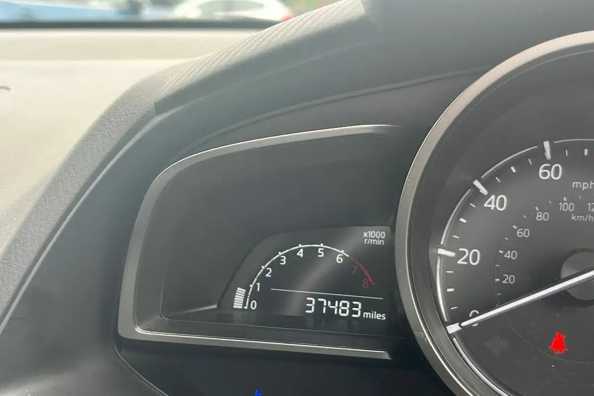 2018-mazda-mazda2-15-sport-black-big-21