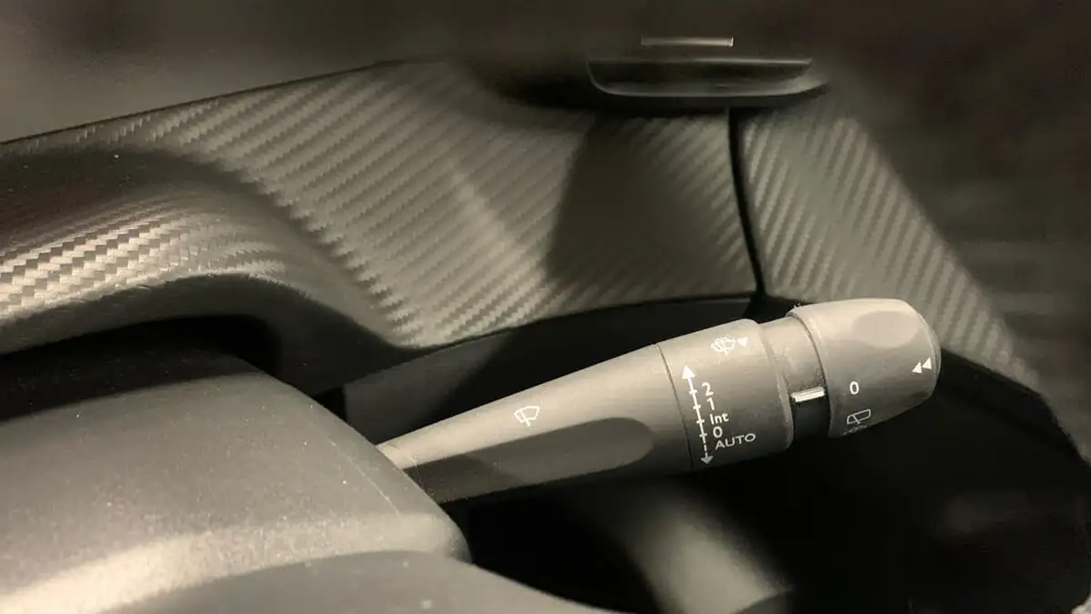 2024-peugeot-208-e-e-style-big-27