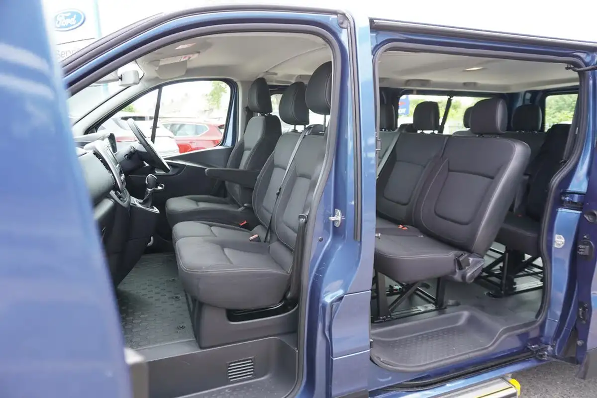 2020-renault-trafic-passenger-20dci-ll30-170-sport-nav-big-27