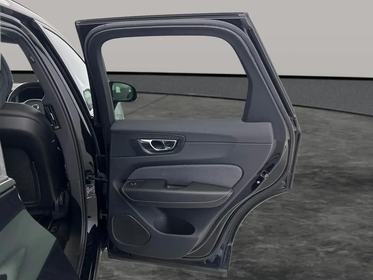 2021-volvo-xc60-20td-b4-r-design-awd-big-2