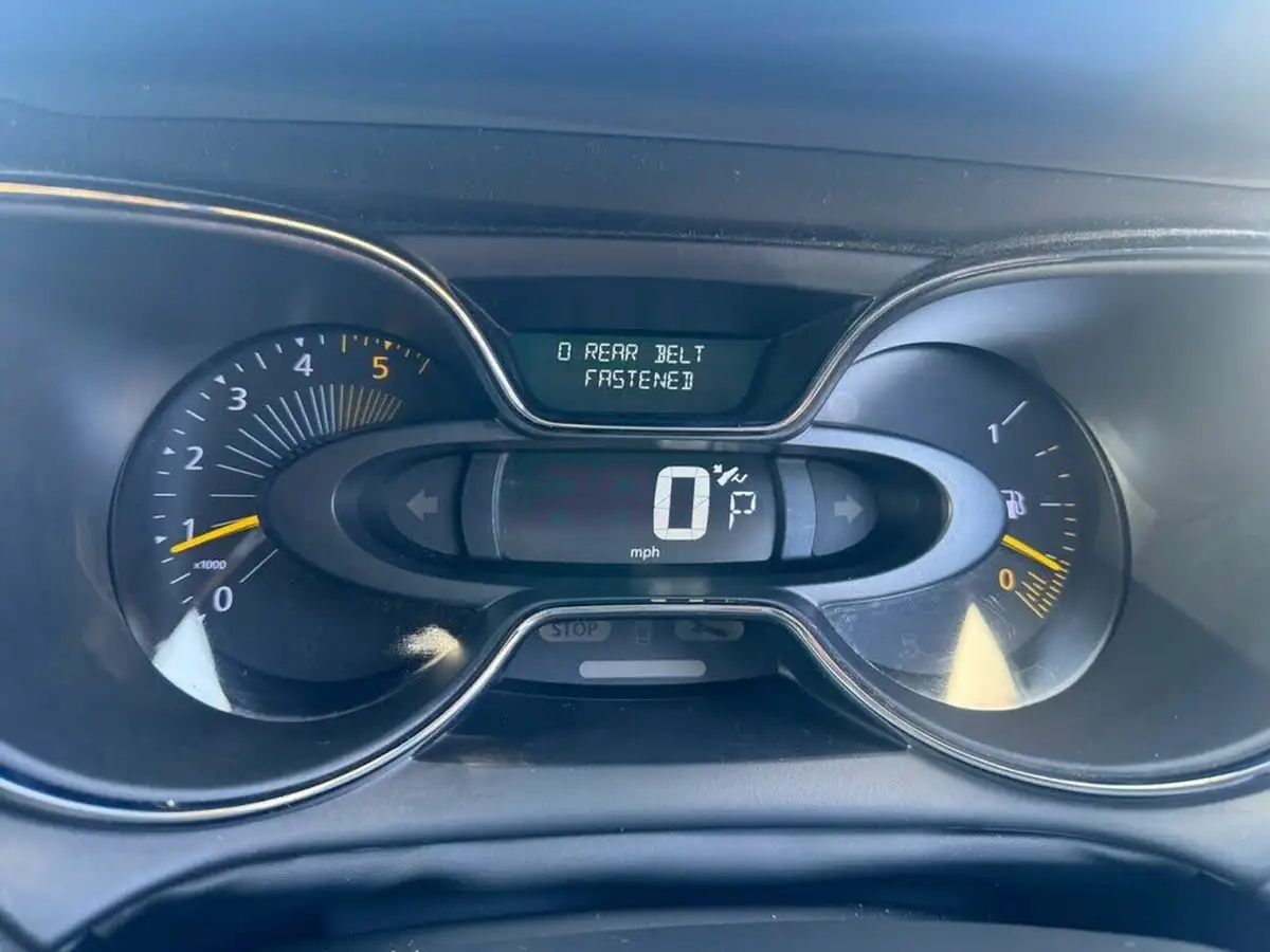 2015-renault-captur-15dci-dynamique-s-90bhp-edc-auto-big-12