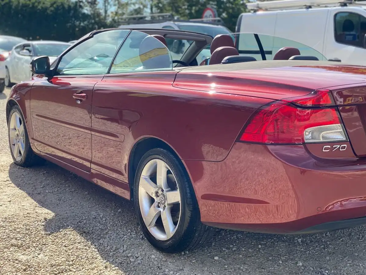 2010-volvo-c70-20td-se-lux-big-27