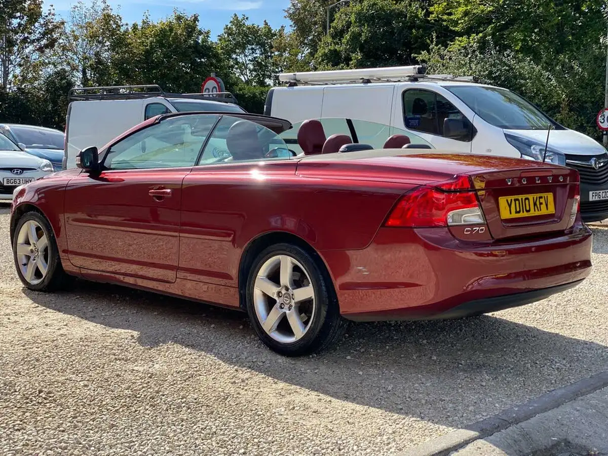 2010-volvo-c70-20td-se-lux-big-3