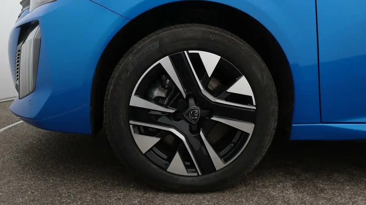 2024-peugeot-208-e-e-style-big-18