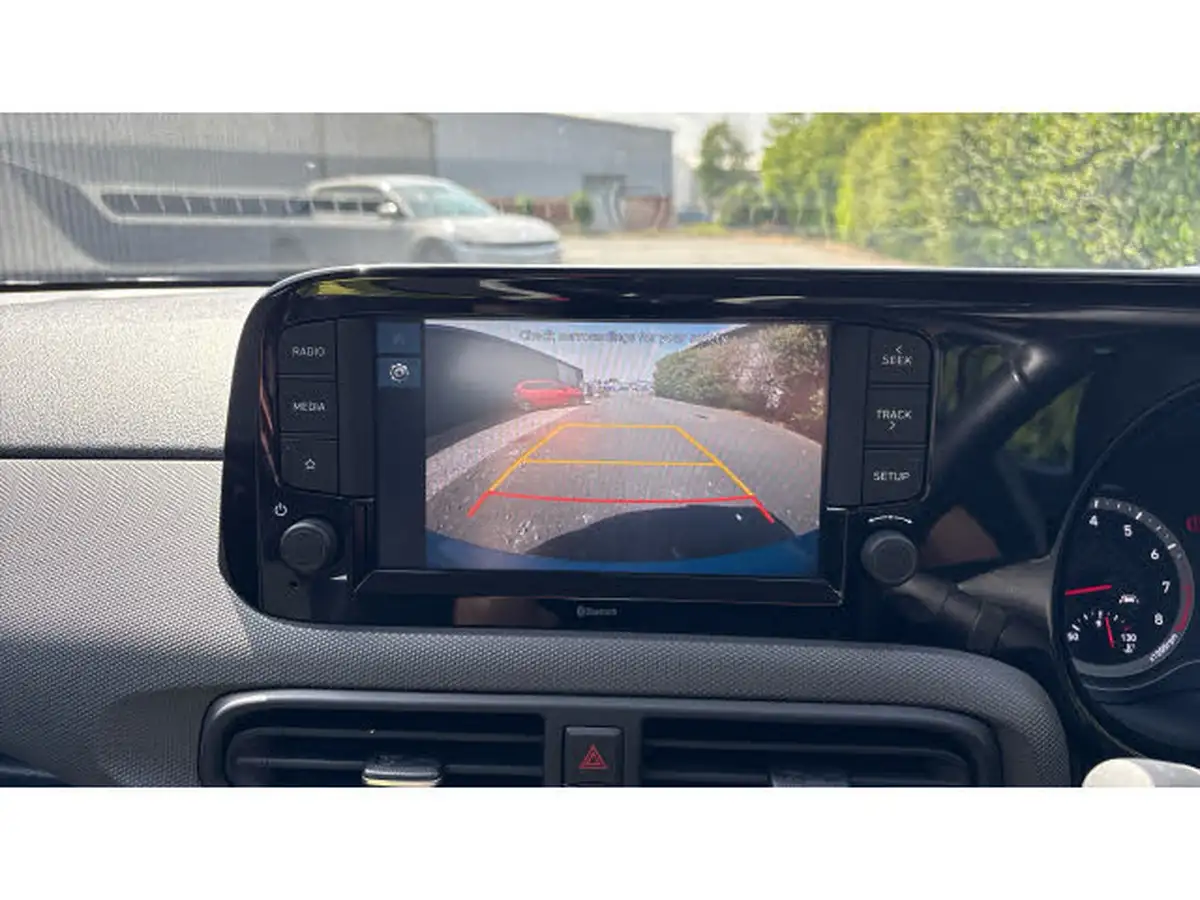 2023-hyundai-i10-12-se-connect-auto-big-35