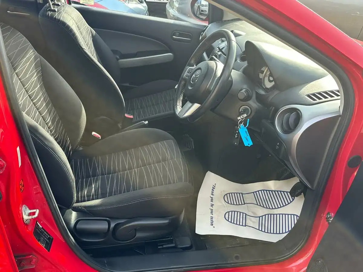 2010-mazda-mazda2-13-ts2-5d-big-19
