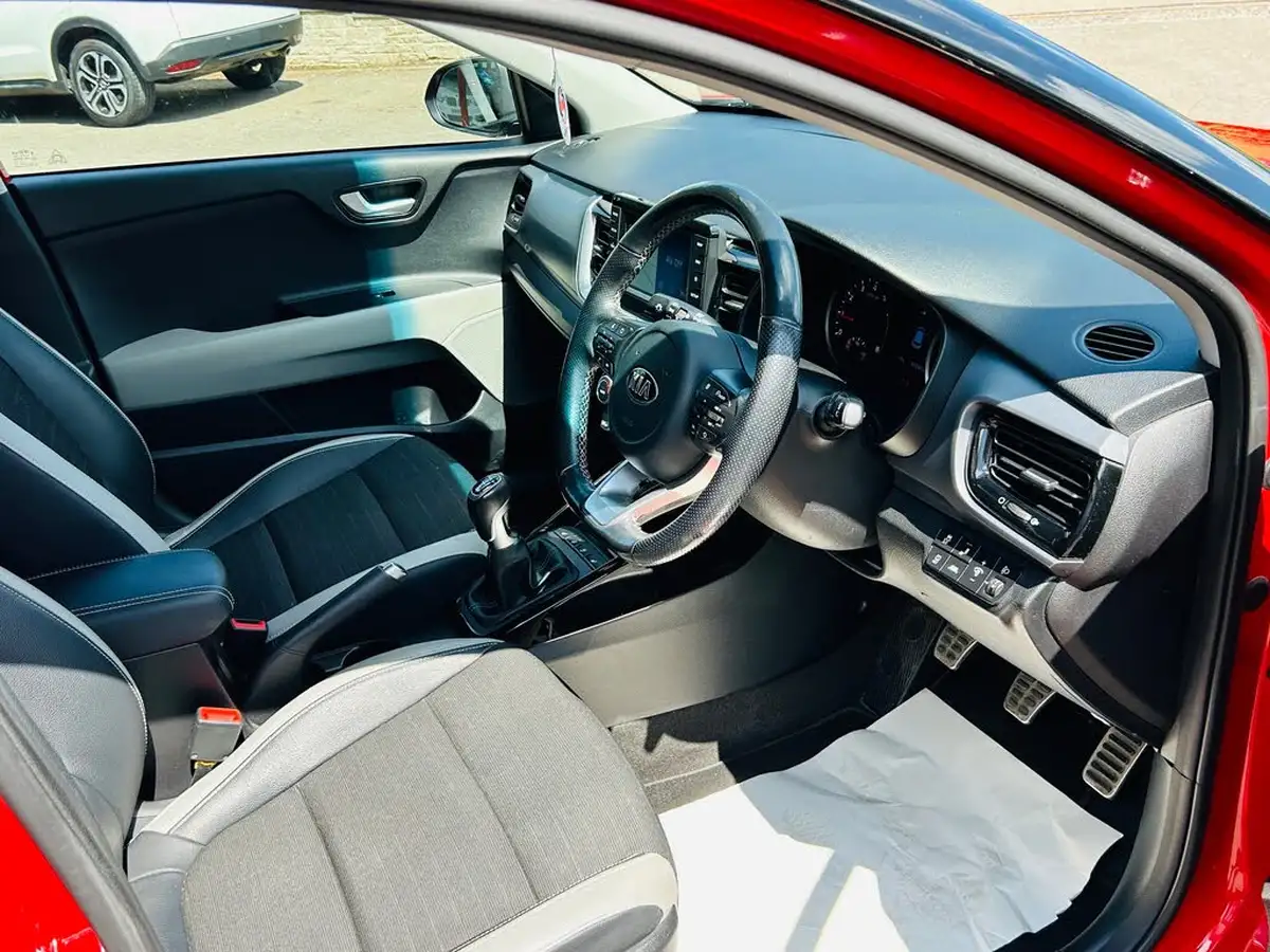2017-kia-stonic-10-t-gdi-first-edition-big-2