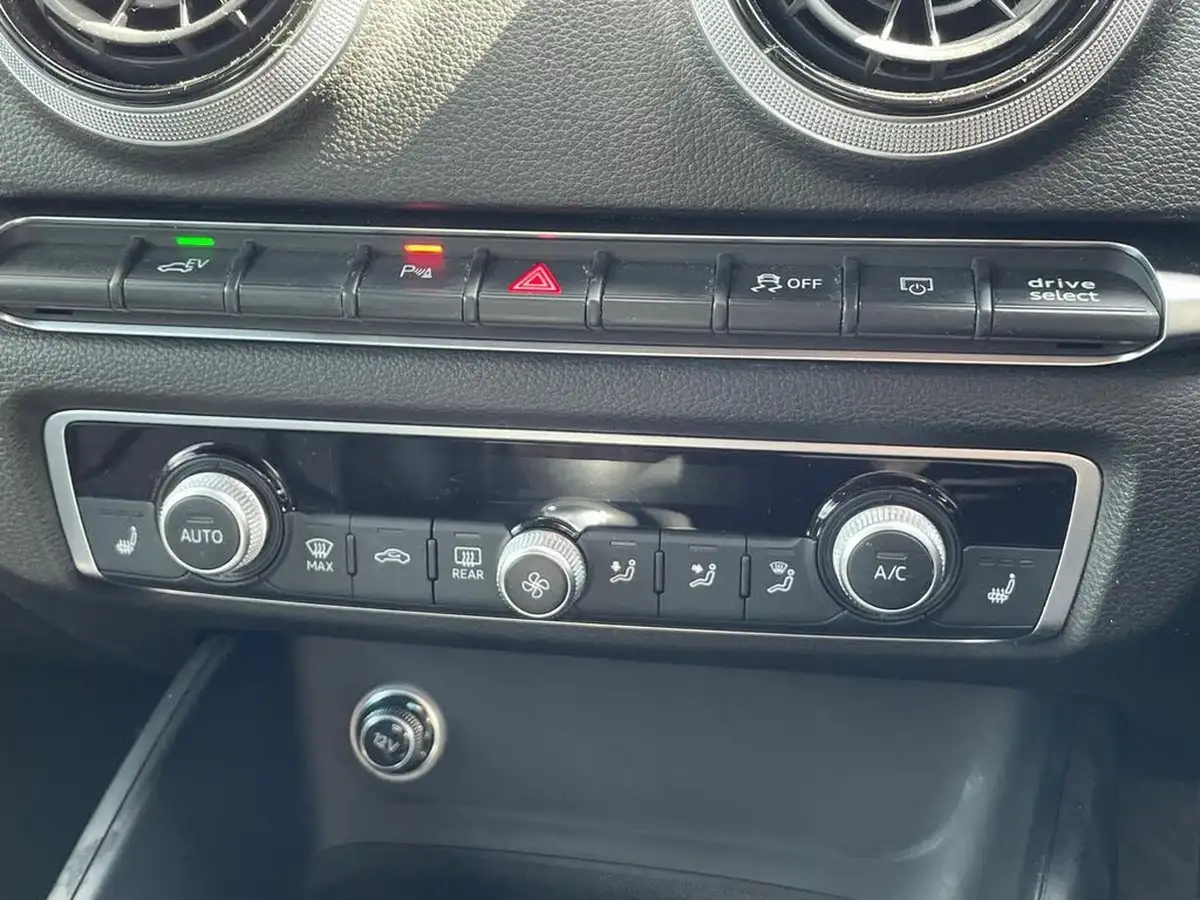 2020-audi-a3-14-40-e-tron-big-26