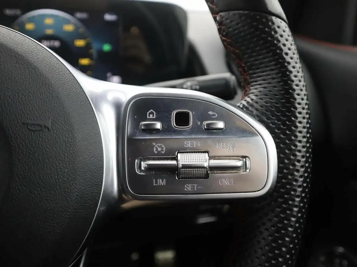2022-mercedes-benz-glb-class-13-glb200-amg-line-7g-tronic-big-31