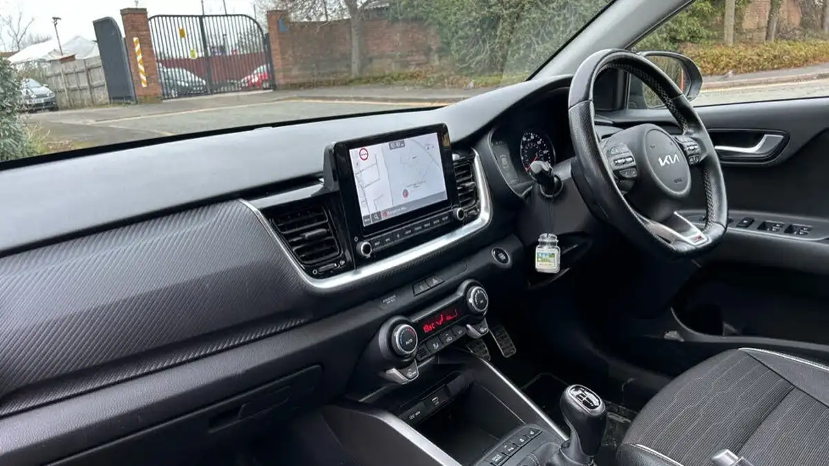 2022-kia-stonic-10-t-gdi-gt-line-s-big-2