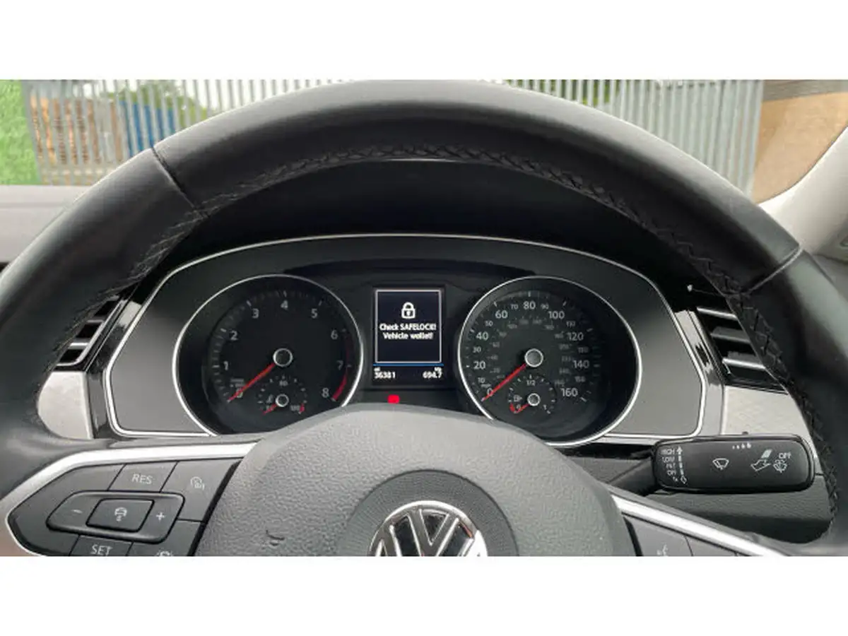 2020-volkswagen-passat-15-tsi-sel-saloon-4d-big-10