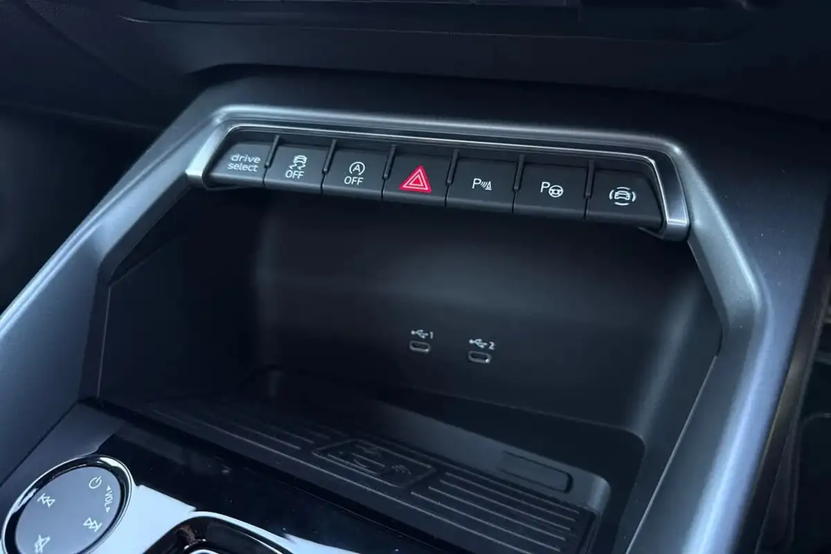 2025-audi-a3-20-35-tdi-black-edition-saloon-4d-big-31