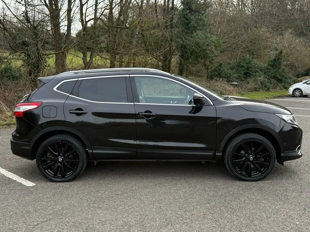 2016-nissan-qashqai-16dci-tekna-big-4
