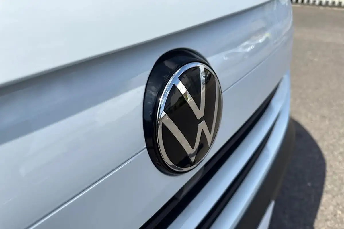 2025-volkswagen-transporter-20tdi-t30-commerce-plus-bmt-swb-150pseu6e-big-28