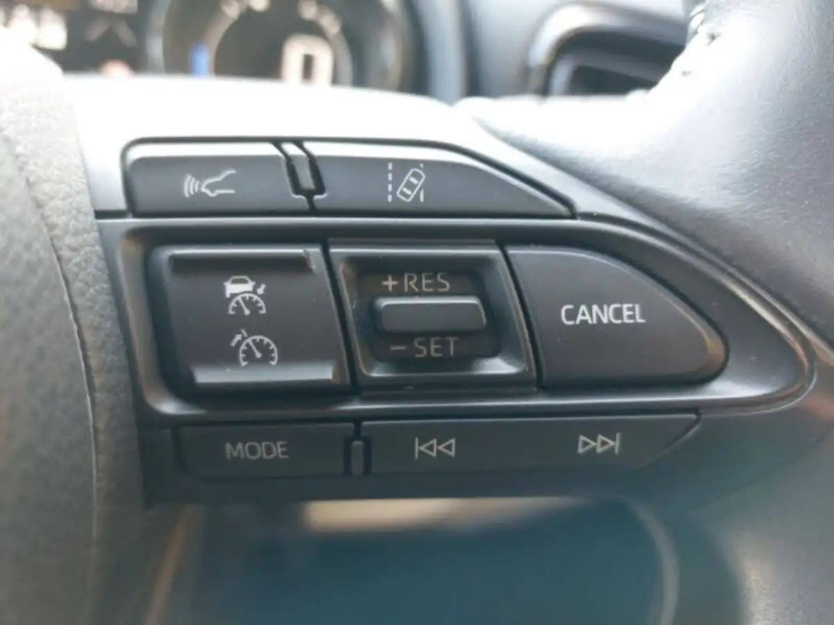2023-toyota-yaris-15-vvt-i-excel-big-11