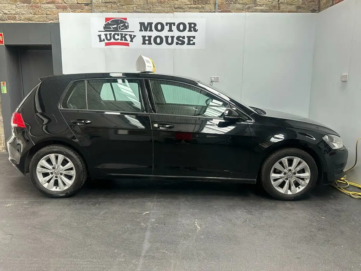 2013-volkswagen-golf-16tdi-se-ss-hatchback-5d-big-6