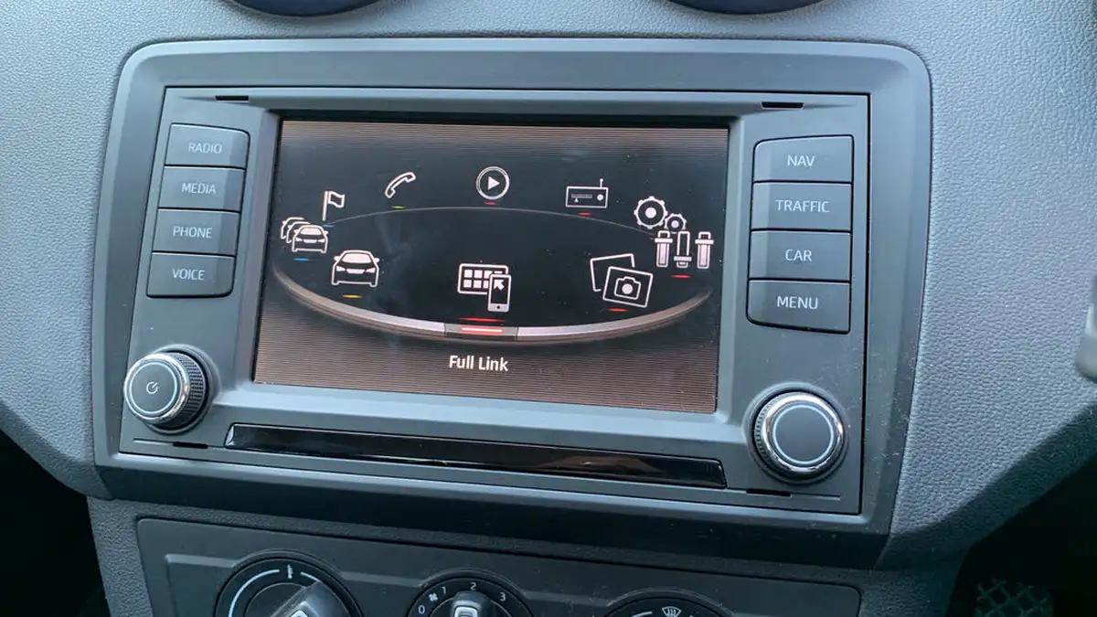 2015-seat-ibiza-12-tsi-connect-sportcoupe-3d-big-31