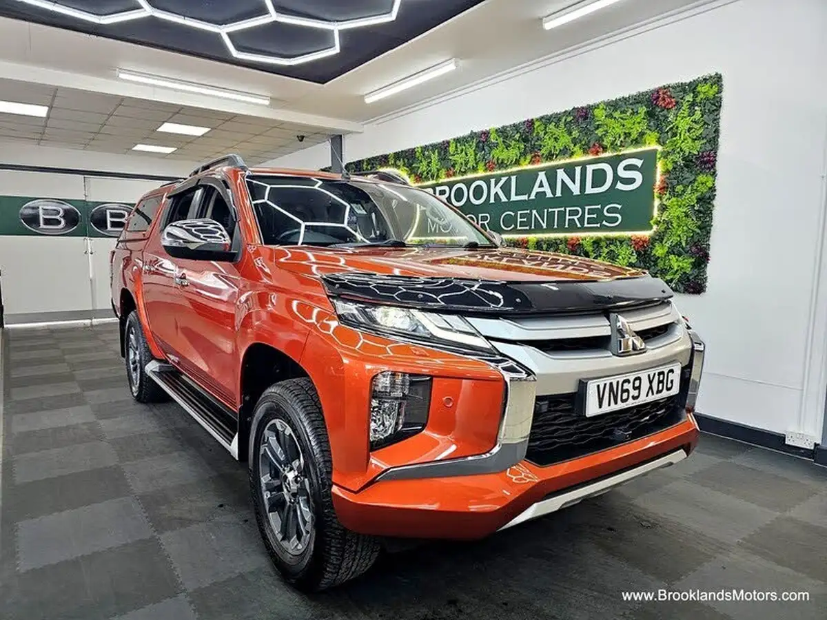 2019-mitsubishi-l200-22di-d-barbarian-x-big-2