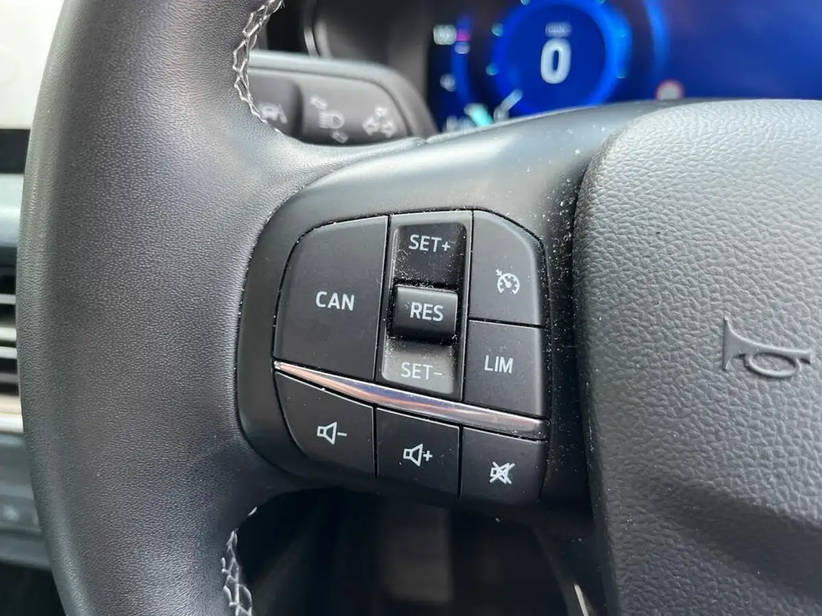 2022-ford-focus-big-25