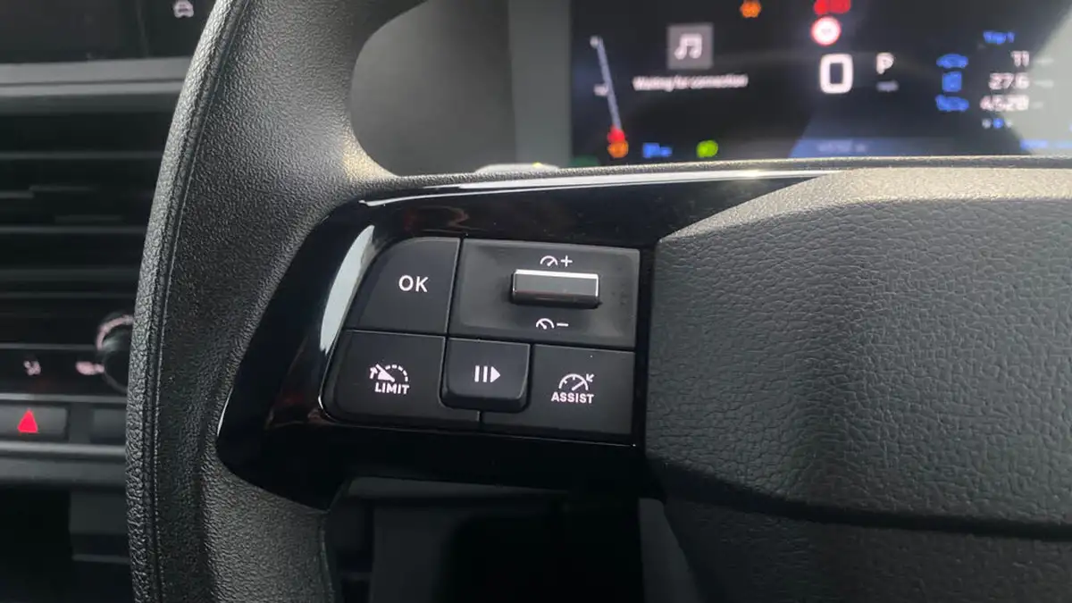 2024-peugeot-expert-big-22
