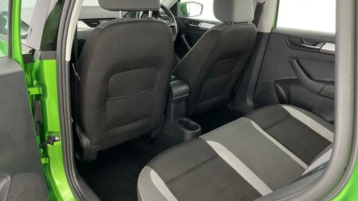 2018-skoda-rapid-spaceback-10-tsi-se-tech-109ps-big-30