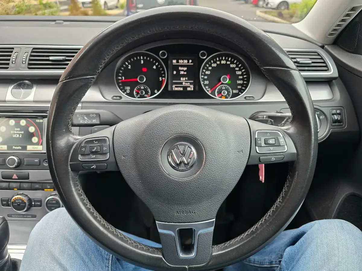 2014-volkswagen-passat-20tdi-executive-140ps-ss-estate-5d-dsg-big-36