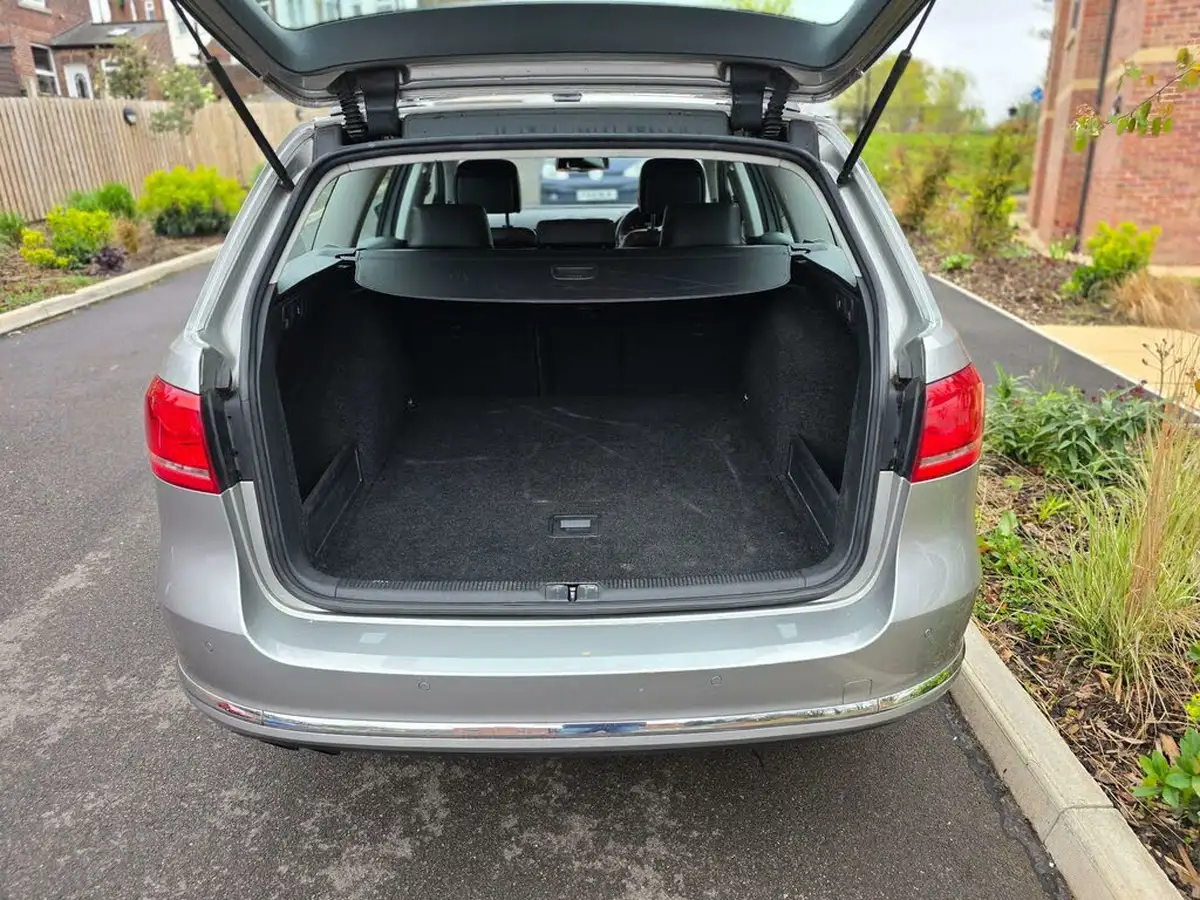 2014-volkswagen-passat-20tdi-executive-140ps-ss-estate-5d-dsg-big-12