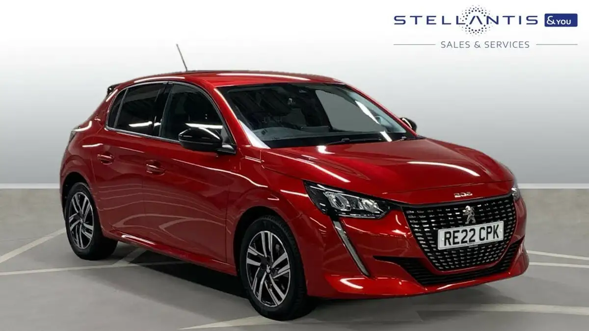 2022-peugeot-208-12-puretech-allure-premium-100bhp-eat8-big-0