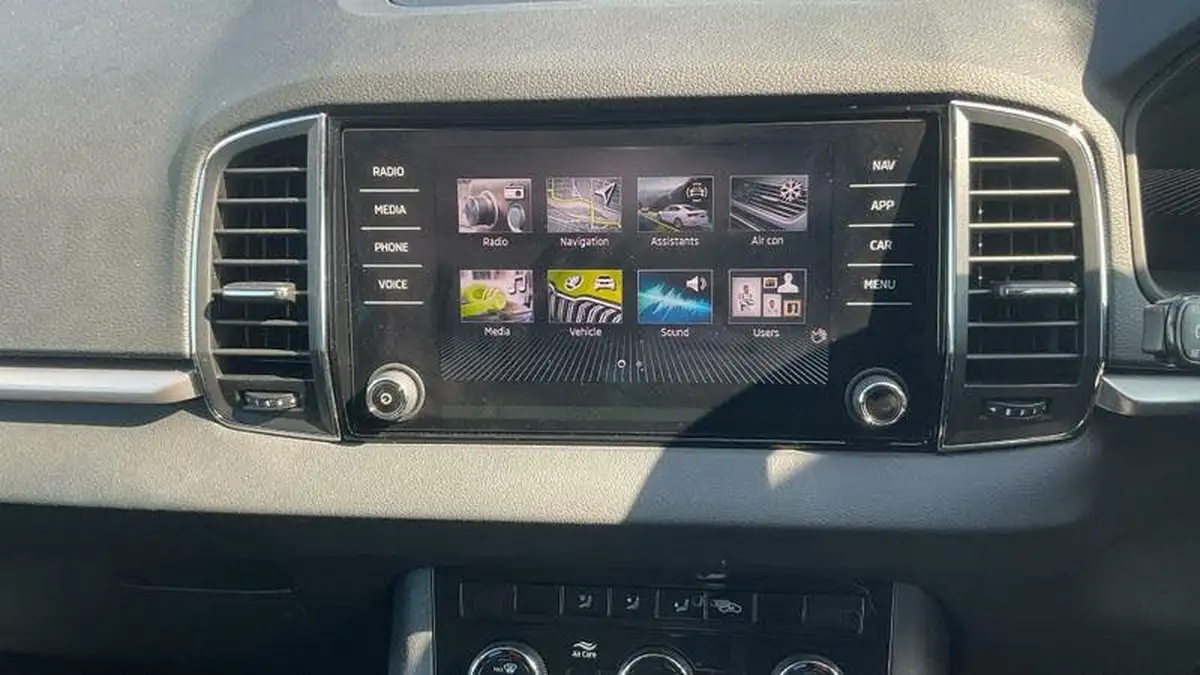 2023-skoda-karoq-15-tsi-se-drive-big-6