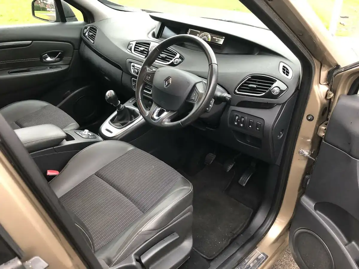 2014-renault-scenic-15td-dynamique-tom-tom-energy-ss-big-12