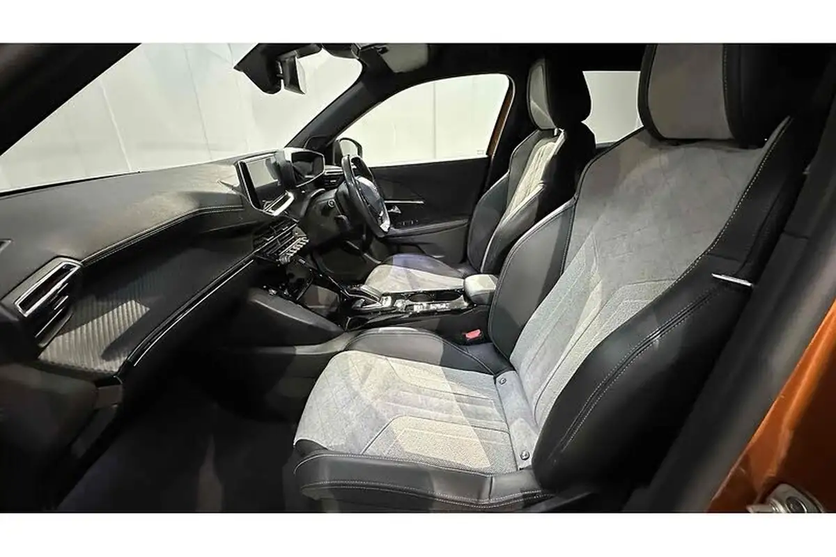 2021-peugeot-2008-suv-e-gt-premium-big-19