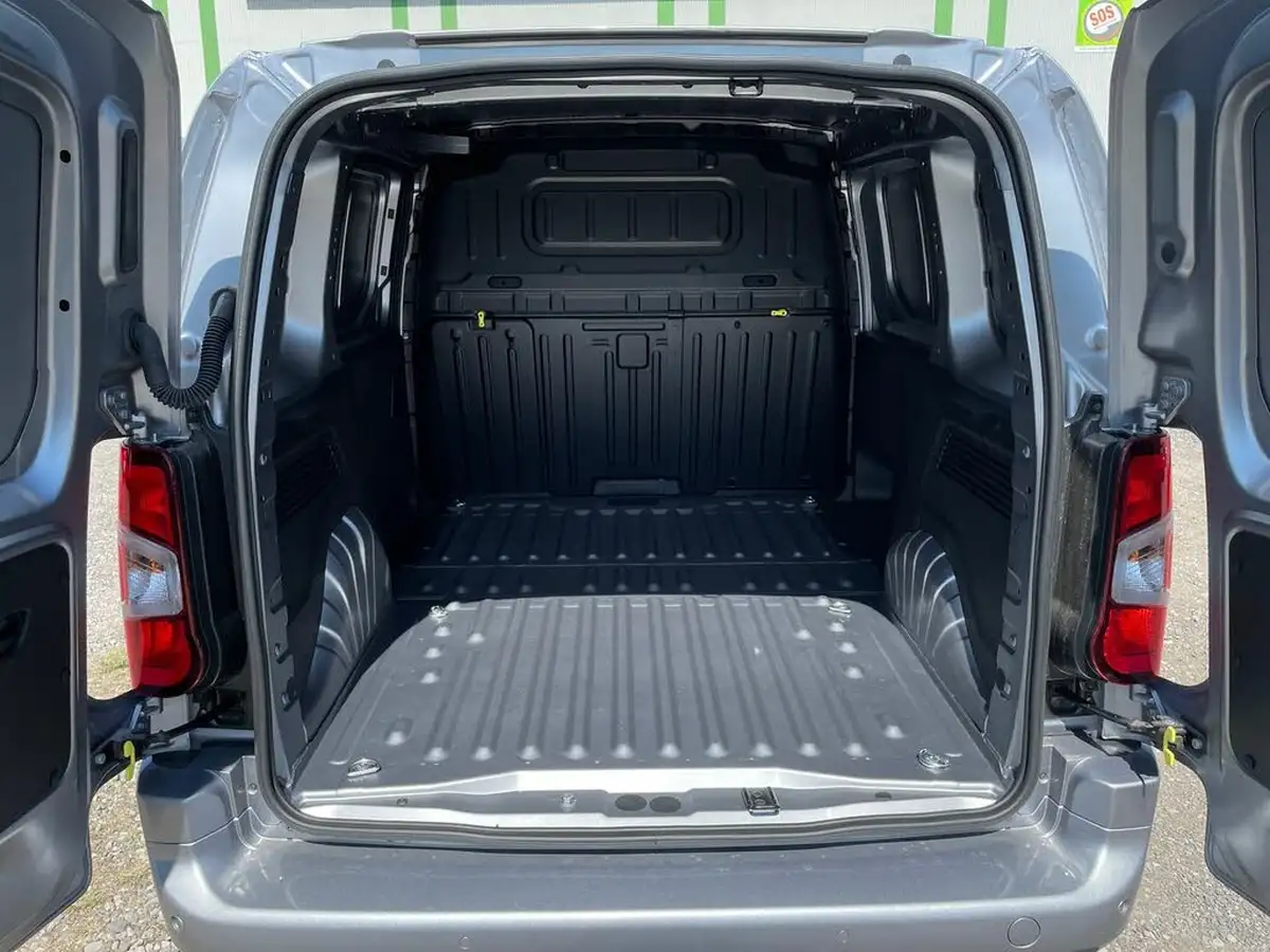 2025-vauxhall-combo-15cdti-pro-100pseu6e-big-11