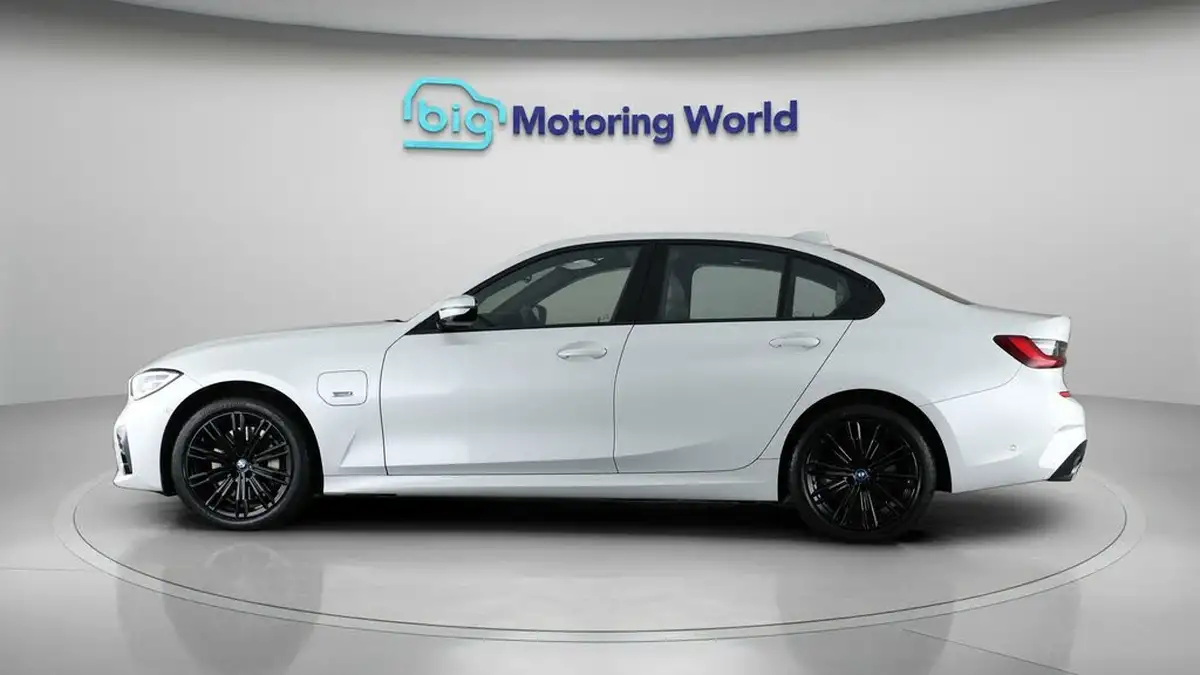 2022-bmw-3-series-20-330e-m-sport-pro-pack-saloon-4d-big-3