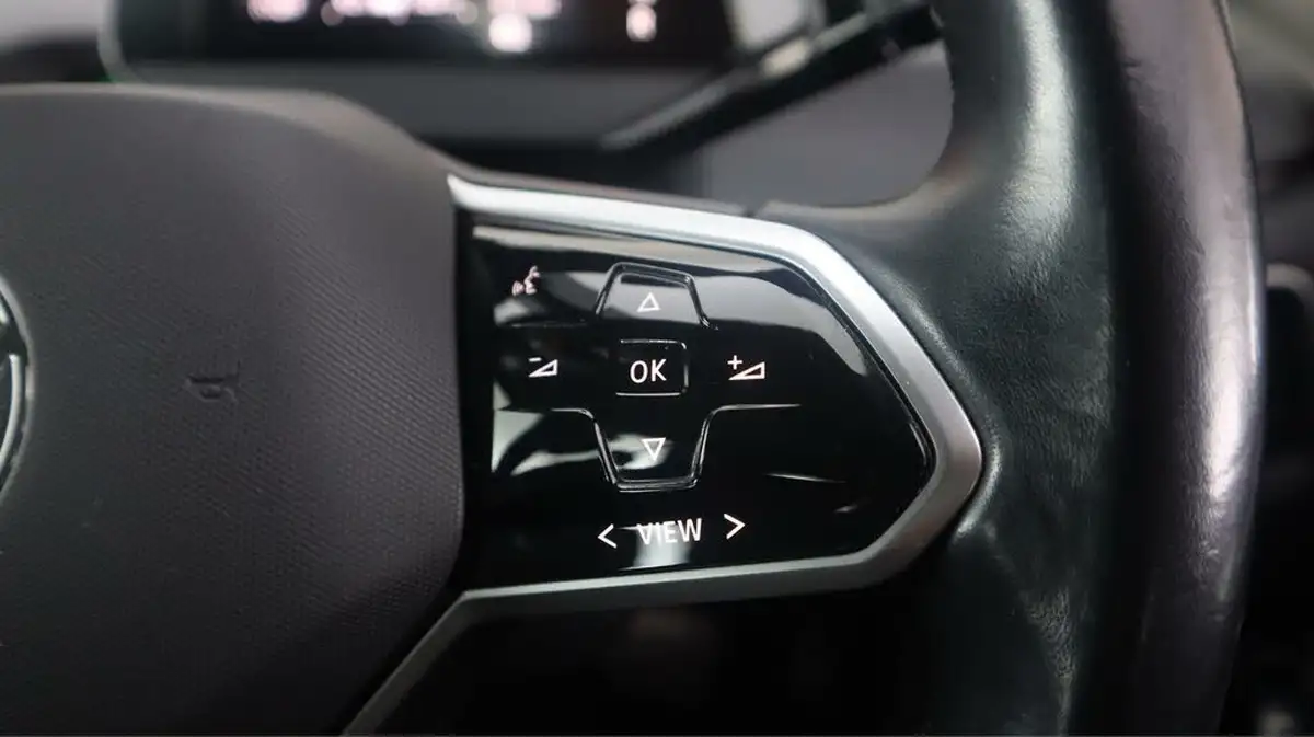2020-volkswagen-id3-e-life-big-22