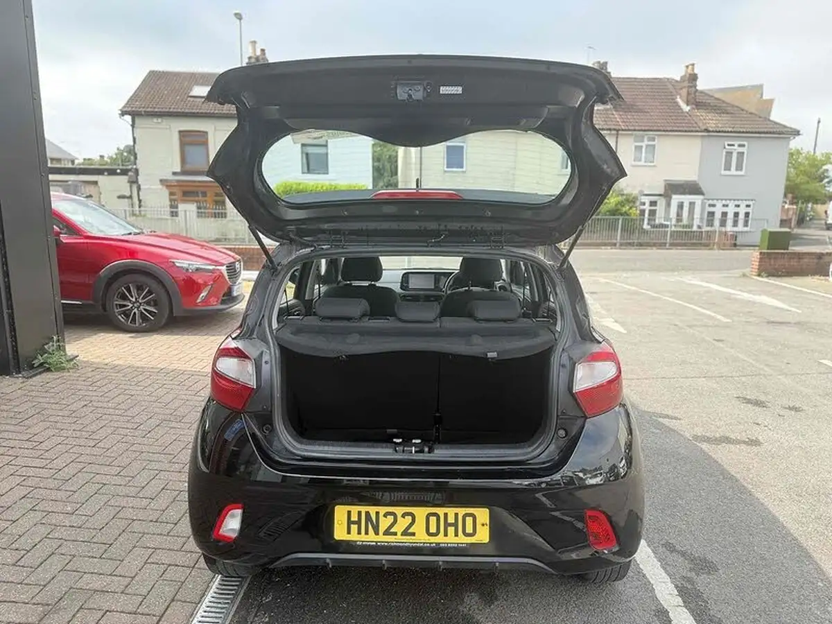 2022-hyundai-i10-10-se-connect-big-20